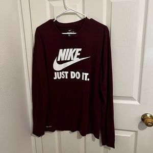 Nike Long Sleeve - Maroon